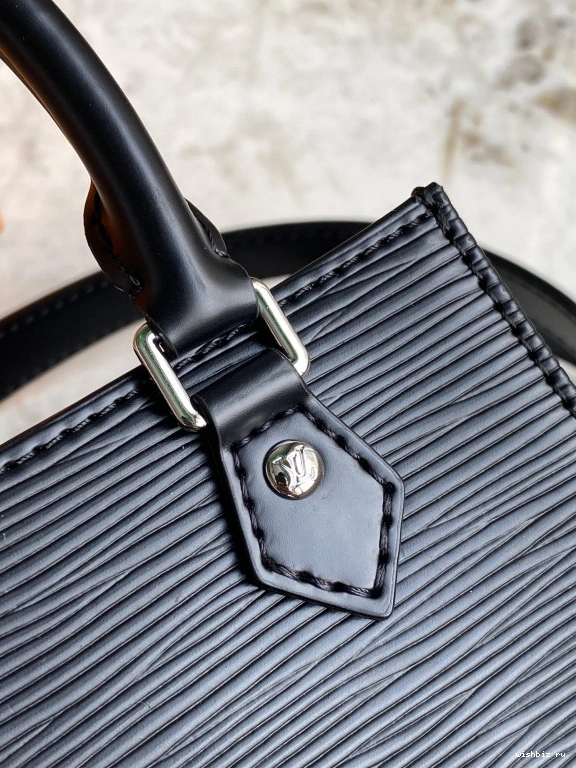 WIS LOUIS PETIT PLAT SAC VUITTON 0905